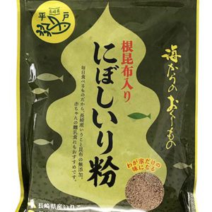 完全無添加の「根昆布入りにぼしいり粉」です。<br />
風味が豊かな粉末タイプ。<br />
豊かな味わいを赤ちゃんの離乳食にもどうぞ。